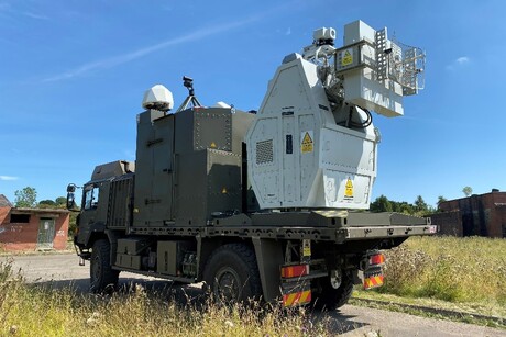 Radio wave weapon can take down a swarm of drones Radio wave weapon can take down a swarm of drones