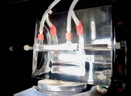 Solar-powered reactor uses CO2 to make sustainable fuel