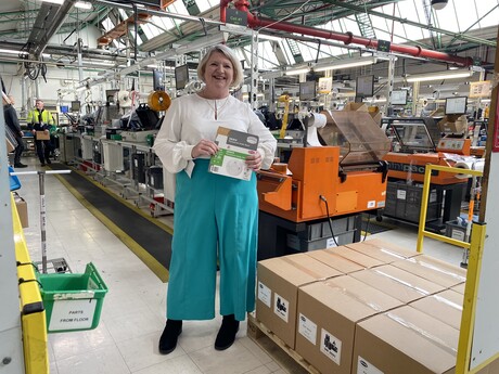 Should businesses choose in-house or third-party manufacturing? Should businesses choose in-house or third-party manufacturing?