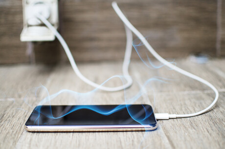 Ultra-thin cooling solution for mobile devices
