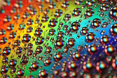 Droplet microfluidics for single-cell analysis