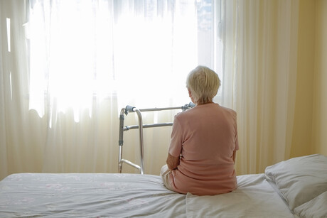 SA responds to federal aged care shortage with new 'bridging' beds
