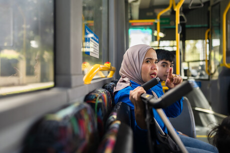 Electric buses move into suburban Perth