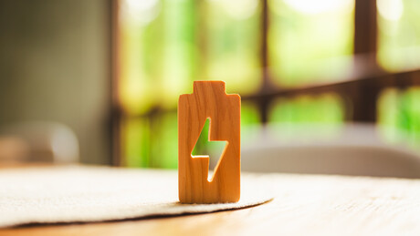 Wood-based film improves Li-ion battery safety