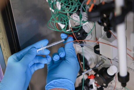 Billion-dollar deal for UQ&#39;s molecular clamp vaccine tech