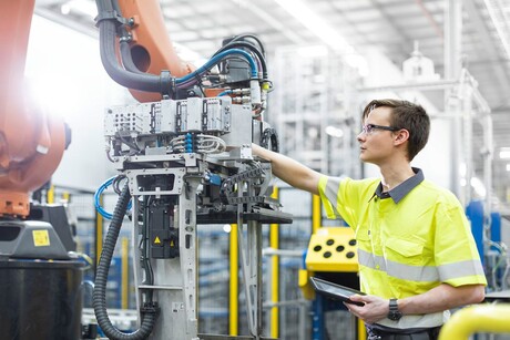 Safer, smarter and faster: automation delivers at Coca-Cola’s Brisbane warehouse Safer, smarter and faster: automation delivers at Coca-Cola’s Brisbane warehouse