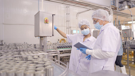 Manufacturing activity continues to weaken: survey