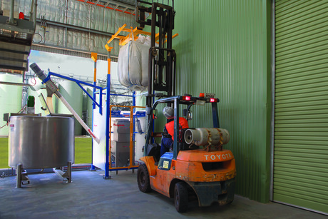 SA winery opts for bulk bag discharging