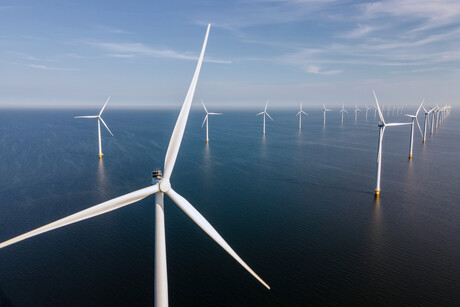 Govt gets behind offshore wind research