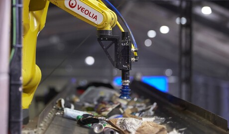 Veolia unveils AI&zwj;-&zwj;powered robot arm to boost recycling rates