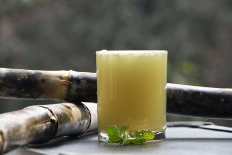 Extending the shelf life of sugarcane juice &mdash; naturally