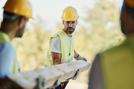 Can human–robot collaboration tackle manual handling challenges? Can human–robot collaboration tackle manual handling challenges?