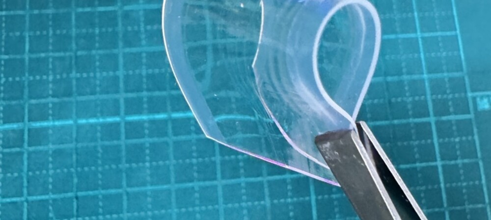 Flexible optical sensor detects pressure and location
