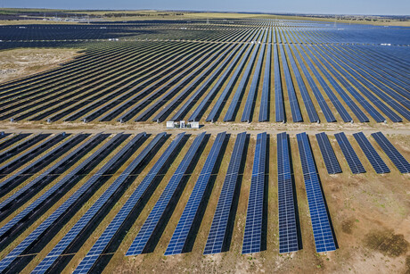 ARENA funds tech to speed up large-scale solar ARENA funds tech to speed up large-scale solar