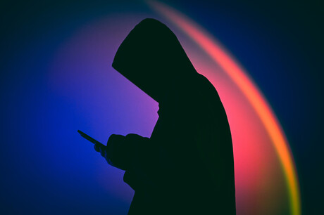 Critical security flaws uncovered in global mobile networks