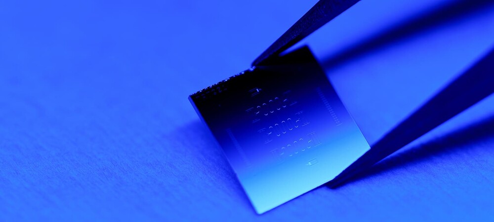 Engineers build longer-lasting qubit