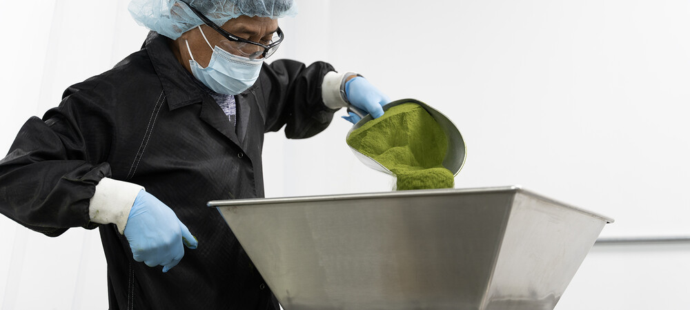 Blending operations boosted using rotary batch mixer