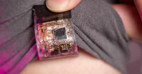 AI-powered wearable turns gestures into robot commands