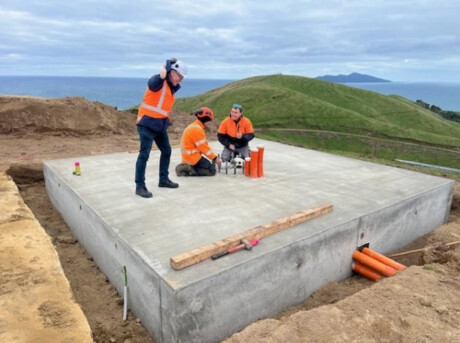 NZ extends PSN Cellular Services, progresses on LMR network