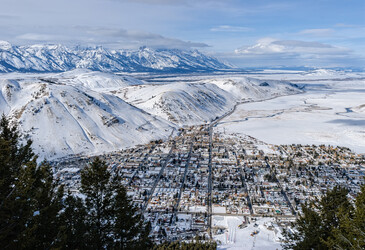 A scientist, a cooler and a long-haul flight in the fight against MND