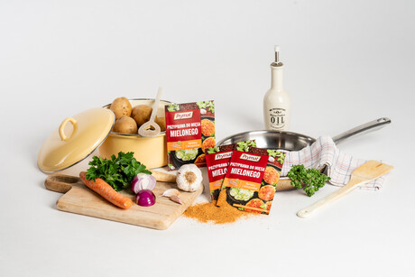 Mondi spices up high-barrier paper packaging for food maker