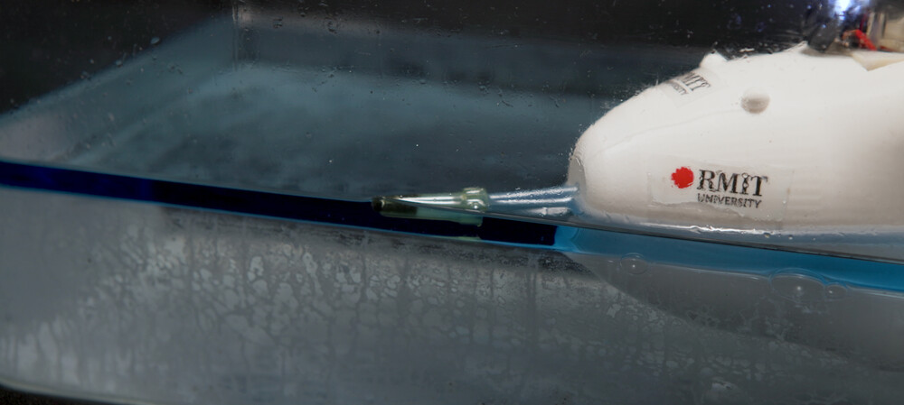 'Sea creature' robot removes oil spills