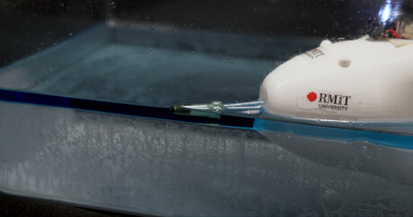 'Sea creature' robot removes oil spills