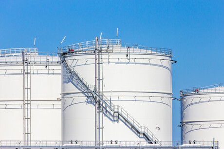 Ensuring reliable level measurement in tanks with internal obstructions