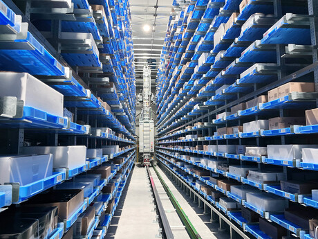 Application report: Cold, clever, convenient &mdash; Fr&uuml;chte Jork puts new deep-freeze warehouse into operation