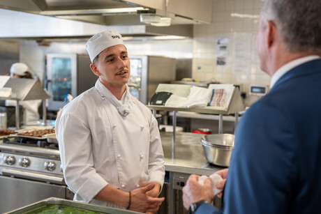 Online course helps hospitality sector reduce food waste