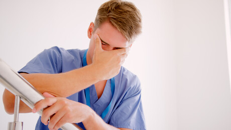 Doctors union accuses NSW Health of denying junior doctors study leave