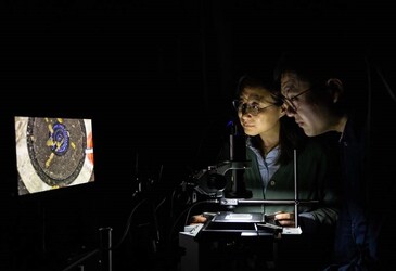 Chiral semiconductors that can absorb visible light