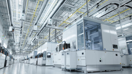 igus develops innovative energy chain for cleanrooms