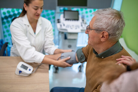 Irregular blood pressure patterns and dementia-associated brain changes