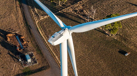 Renewable energy infrastructure must be built at 'warp speed': report