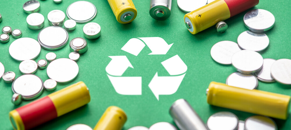 Electrochemical bath revives spent batteries