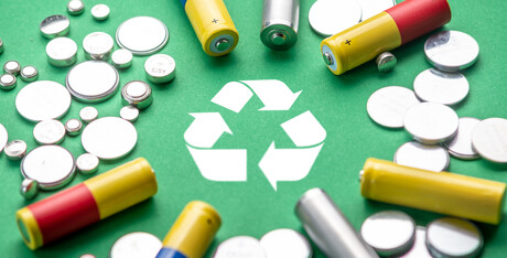 Electrochemical bath revives spent batteries