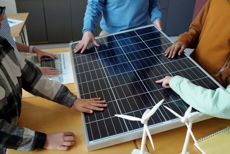 Solar and batteries for all NSW public schools: Labor motion passed