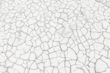 Engineers extract lithium using low-water alternative
