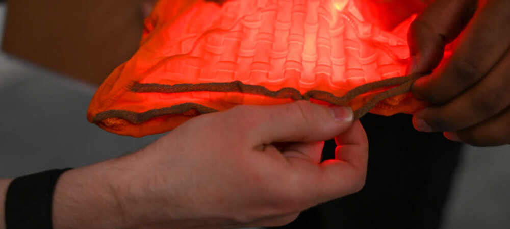 Smart knits snap into shape as electronic switches