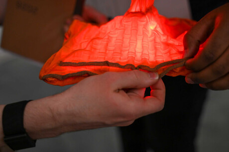 Smart knits snap into shape as electronic switches