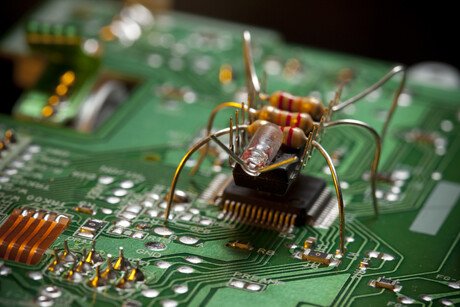 Semiconductor chips enable biomolecular sensing