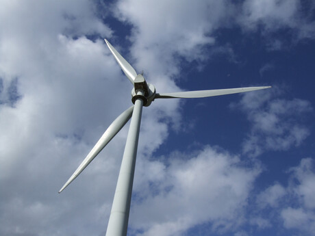 Qld wind farm agreement to power 360,000 homes