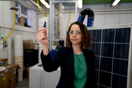 Researchers recover silver from end&zwj;-&zwj;of&zwj;-&zwj;life solar panels