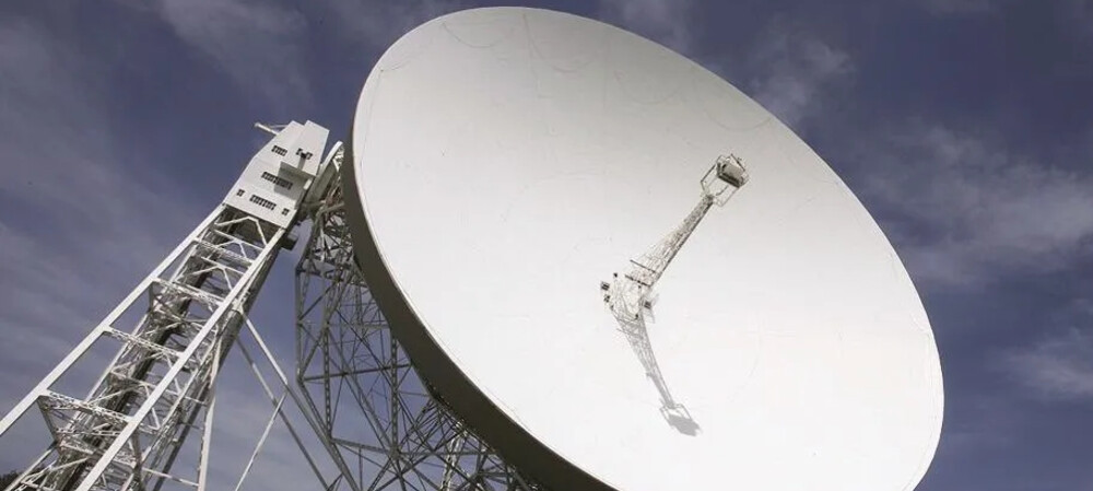 Radio telescopes enable real-time tracking of orbital threats