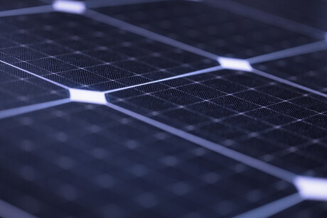 Controlling defects helps improve solar cell performance