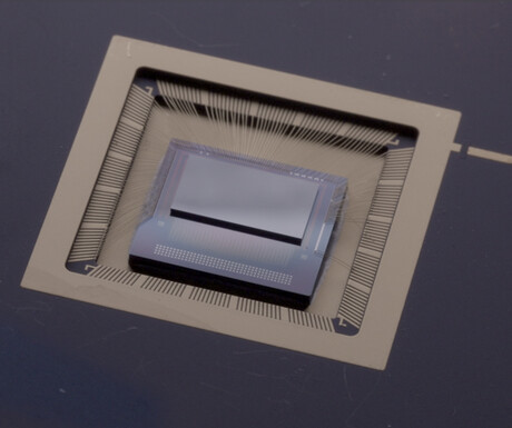 Analog memory boosts computing efficiency