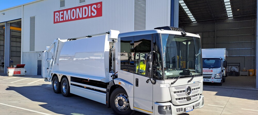 Zero-exhaust-emission truck trialled for commercial waste collection