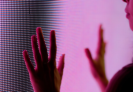 New approach brings OLEDs to microchip scale
