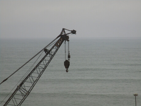 Defence charged over Royal Australian Navy base 60-tonne crane tip